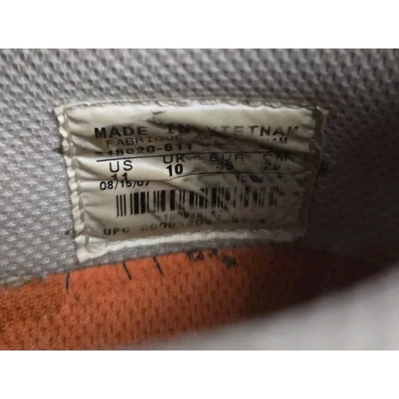 Athletic_Shoes